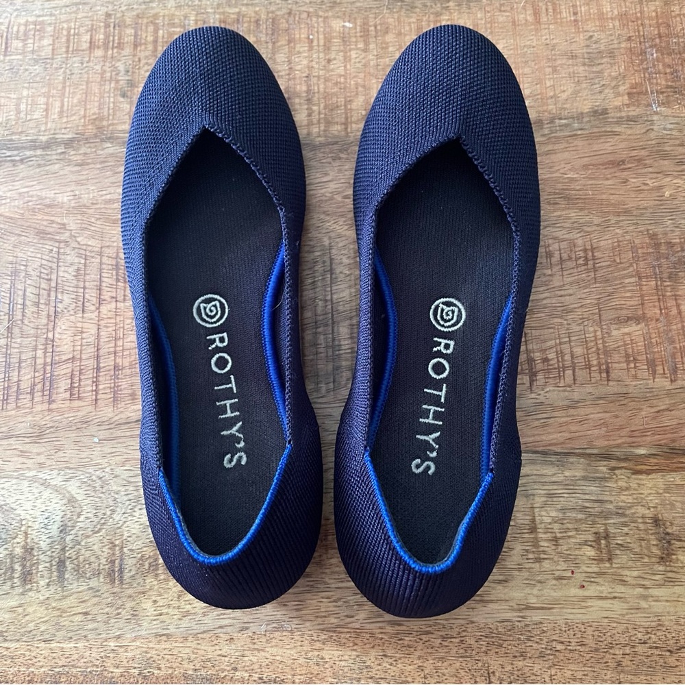 Rothy’s Navy Flat with Rounded toe (Size 8)